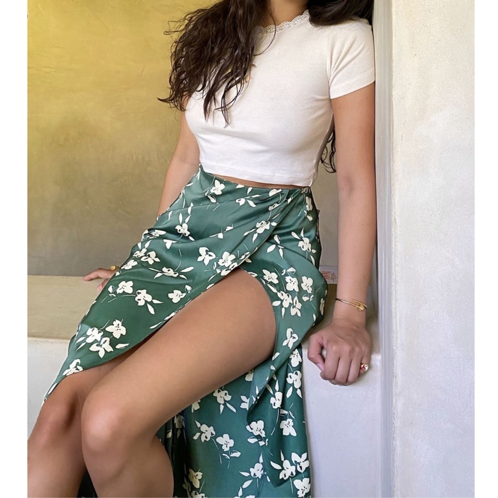 URBAN OUTFITTERS Kelly Green Tulip Wrap Midi Skirt Size XL NWOT
